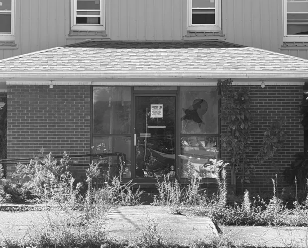 Elkins Council votes to demolish building